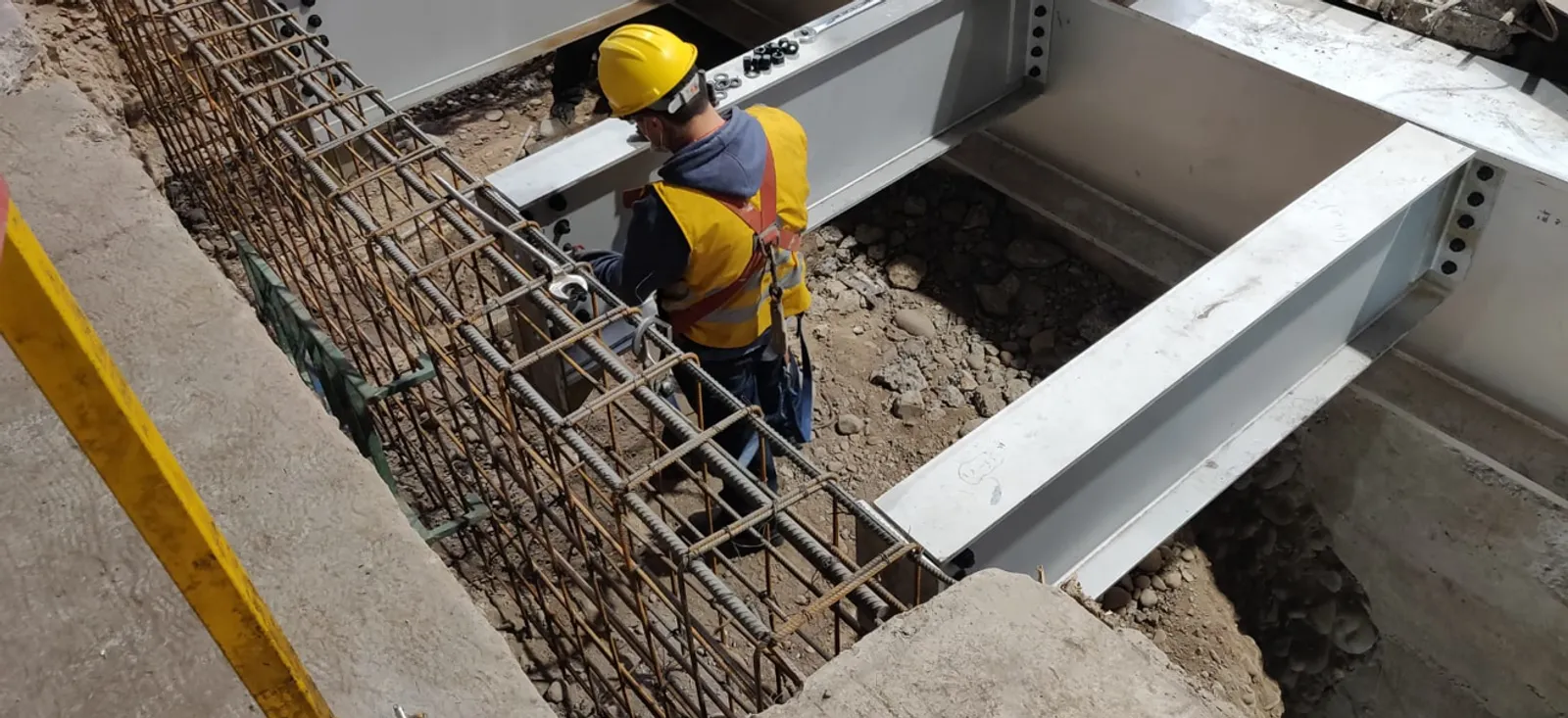 Trabajo de estructuras metálicas y fabricación industrial de Victher